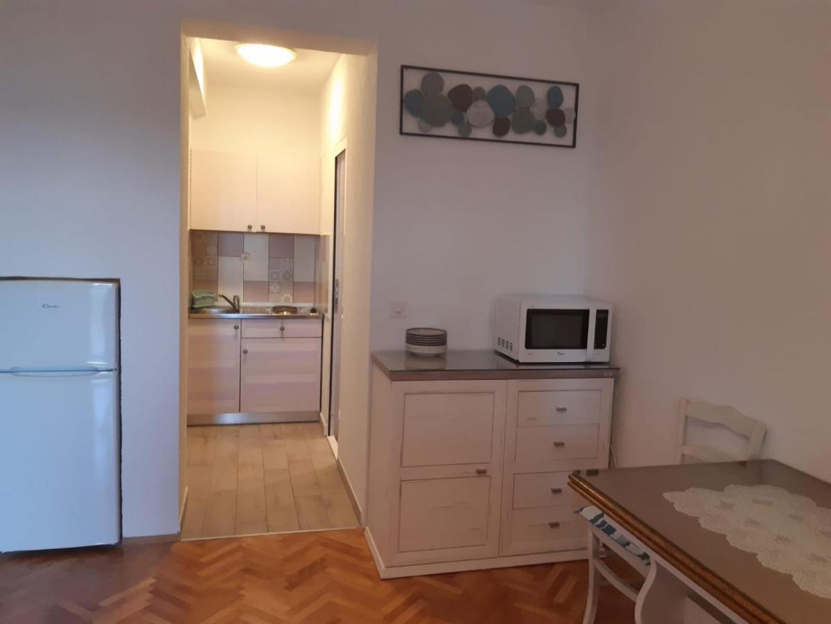 Jona - Dugi Rat - Mali Rat Apartment Exterior foto